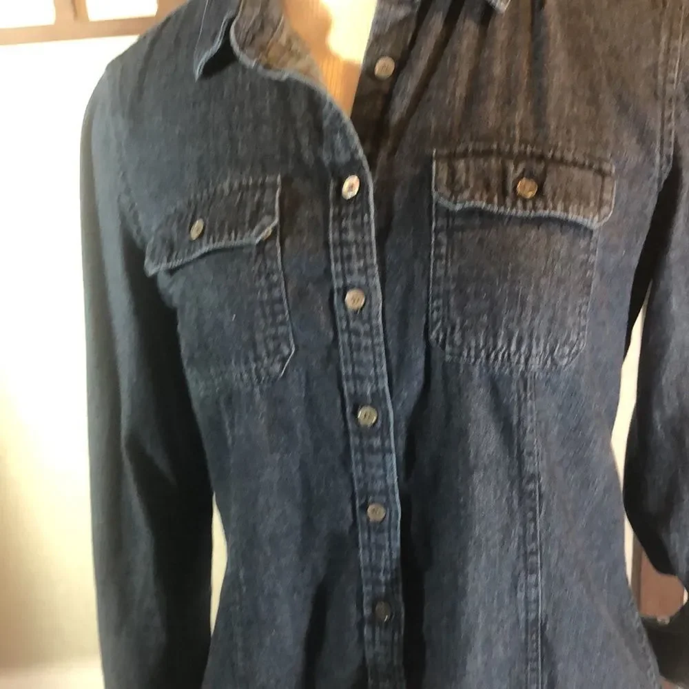 Talbots Denim Chambray Shirt 8P/ Cotton/ Long Roll Tab Sleeve/ Round Hem Pocket - Picture 5 of 11